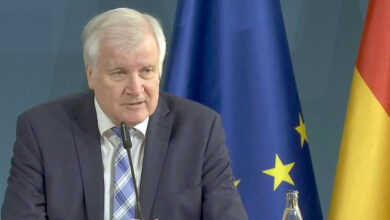 Photo of Seehofer nach Brand in Moria [de]
